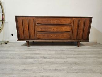 Vintage Mid Century Modern Dresser