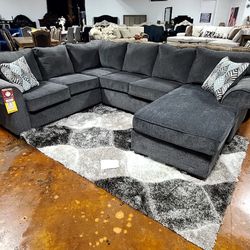 BRAND NEW CHAISE SECTIONAL 