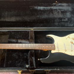 Electric Guitar Squire By Fender