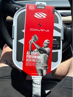 Pickleball paddle