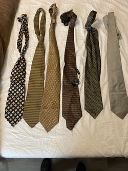 Men’s Ties & Tie Hanger