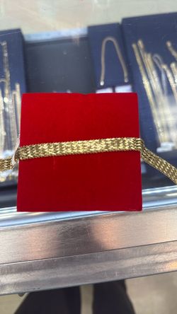 Ladies bracelet