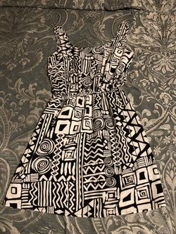 Black/White pattern Dress