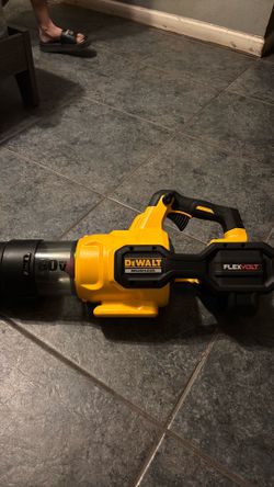 DeWalt powered blower