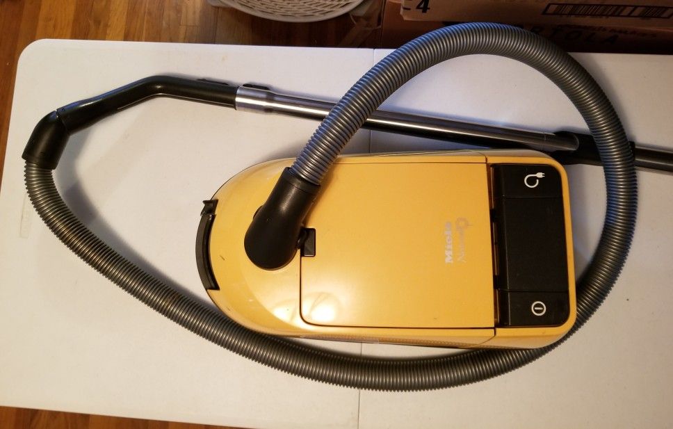 Miele S246i Naturelle Canister Vacuum Cleaner Made in Germany