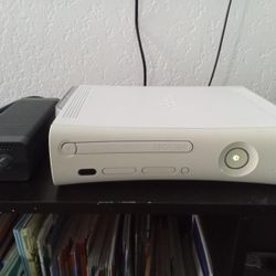 Xbox 360 Remote Av Cable And Power Supply 