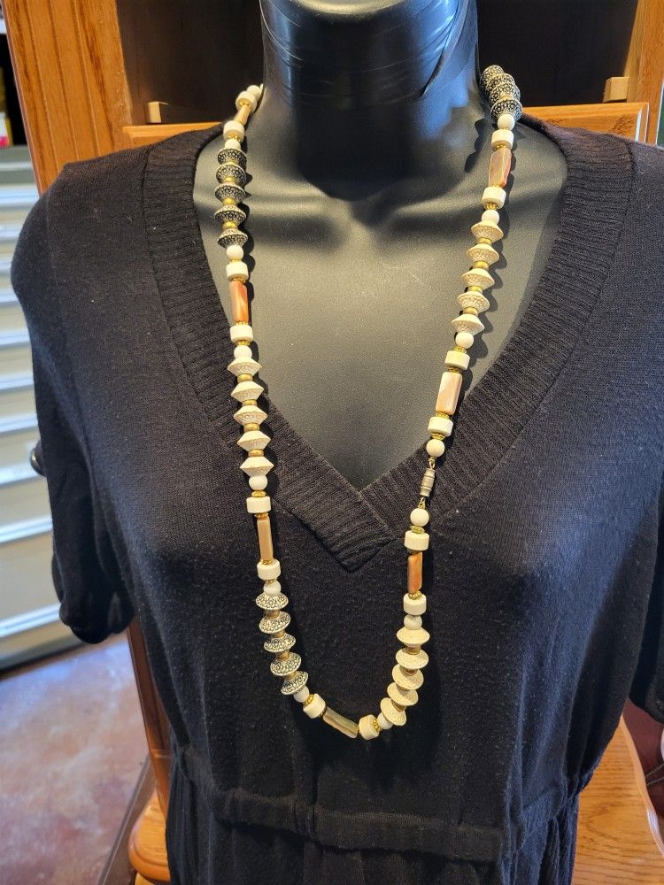 Necklace Tan Ivory Colored