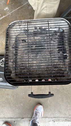 Charcoal bbq grill