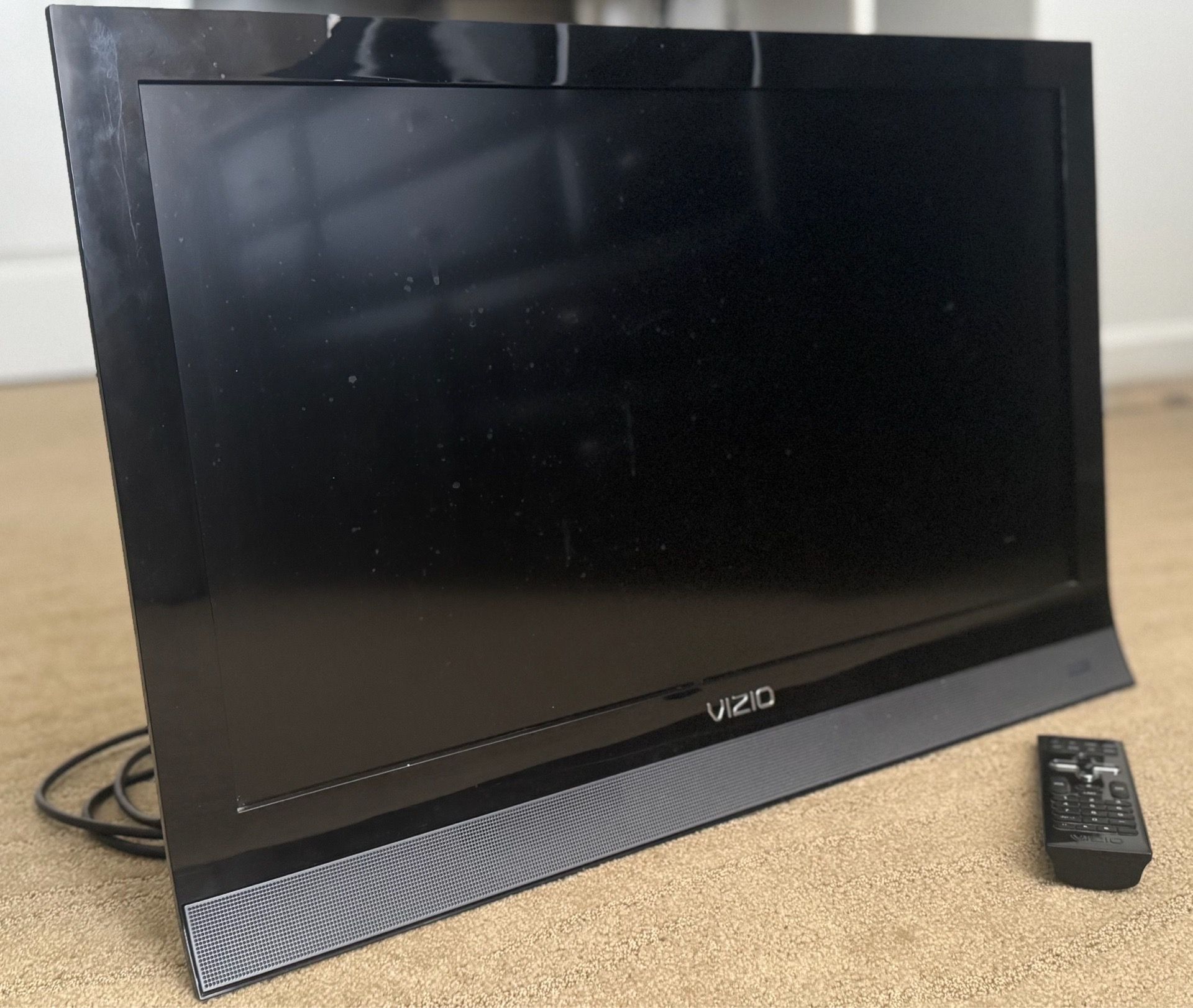 Vizio TV w/ Remote (Read Description)