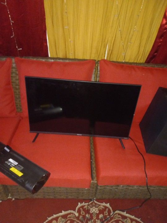 32in Hisense Roku TV