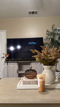 TV stand/ Entertainment Center