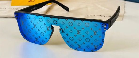 Louis Vuitton Sunglasses Black With Blue Logo Lenses Very light weight Unisex  Brand new without tag Come with dust bag and dust cleaner cloth and int