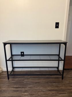 Entry entertainment table