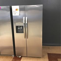 Frigidaire Side By Side Refrigerator With Water Dispenser And Ice Maker 🧊🧊 HMK