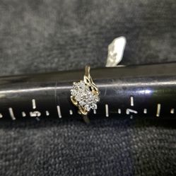 10k Lady’s Gold Diamond Ring 