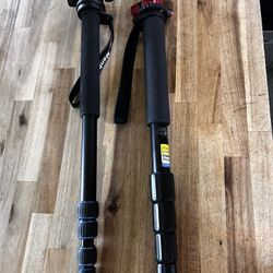 2 Monopods With Full Swivel Heads