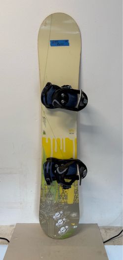 144cm Ladies Rome Snowboard w/ Burton Bindings