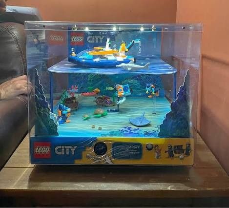 Lego Display City Diving Case 60377