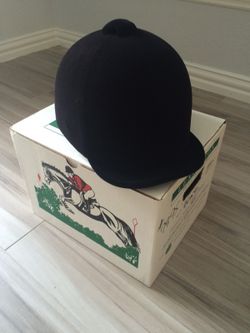 Equestrian Helmet (size 7 1/8)