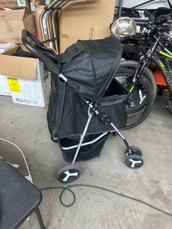 Pet stroller in great condition