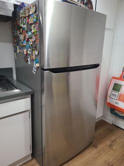 LG Top Freezer Refrigerator