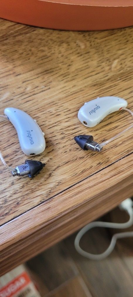 Hearing Aid. Signa