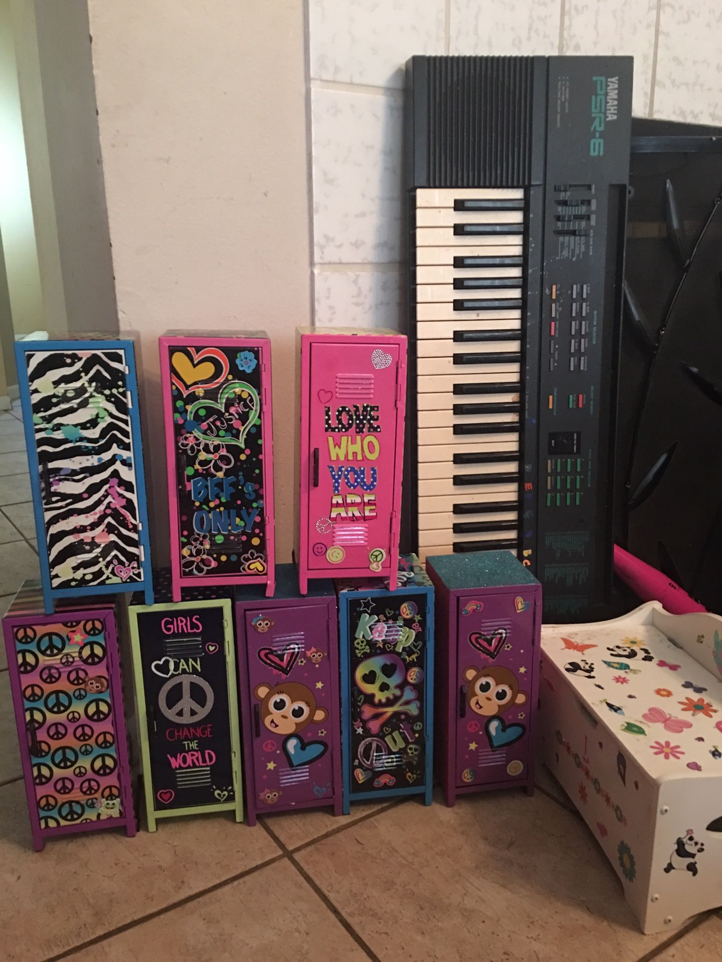 Justice girls lockers, storage box and keyboard