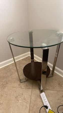 Set of 2 End Tables