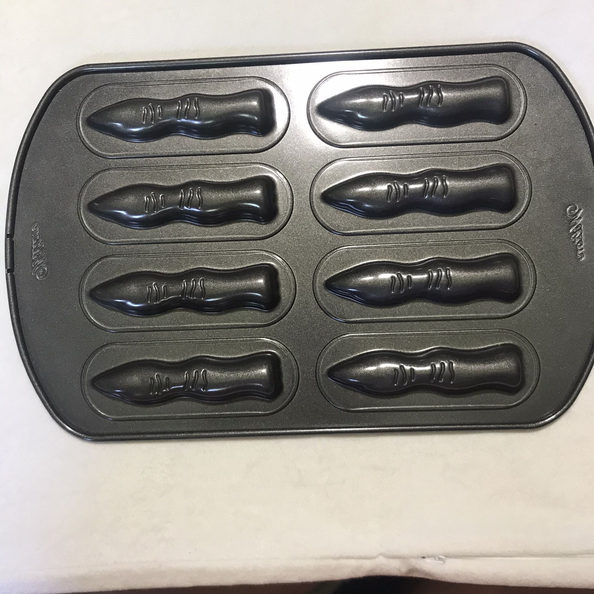 Wilson Halloween Fingers Pan