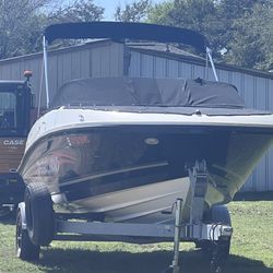 2017 Bayliner VR5 In Board 