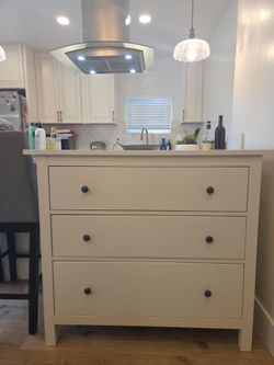 Ikea HEMNES
3-Drawer Dresser in White Stain
