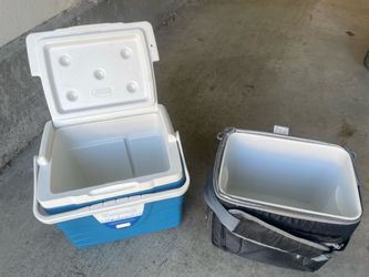 Two cooler bags : ice boxes