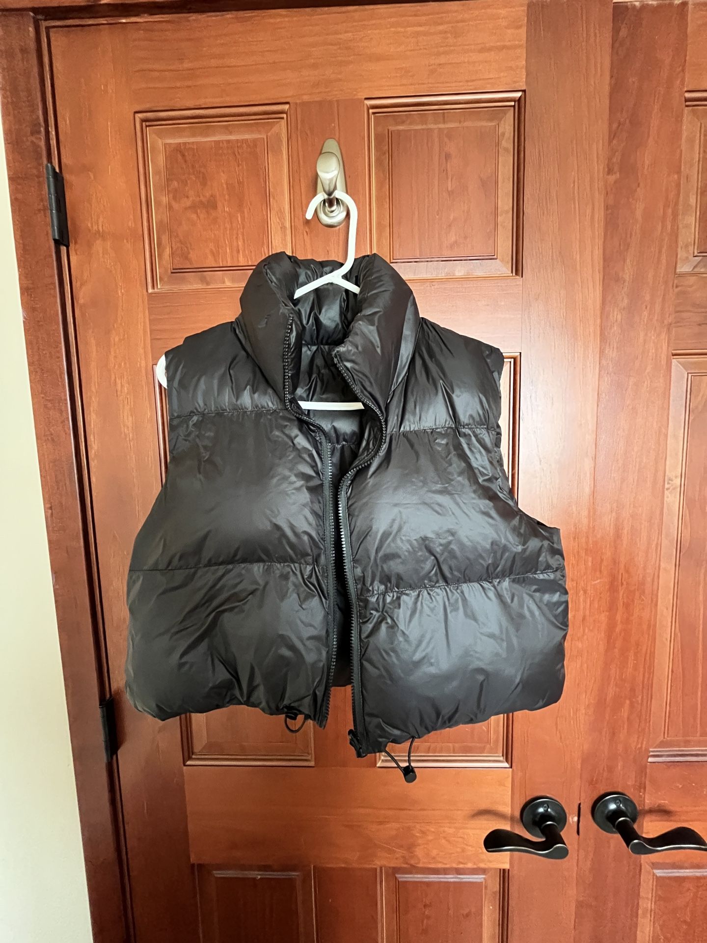 Black Puffer Crop Vest