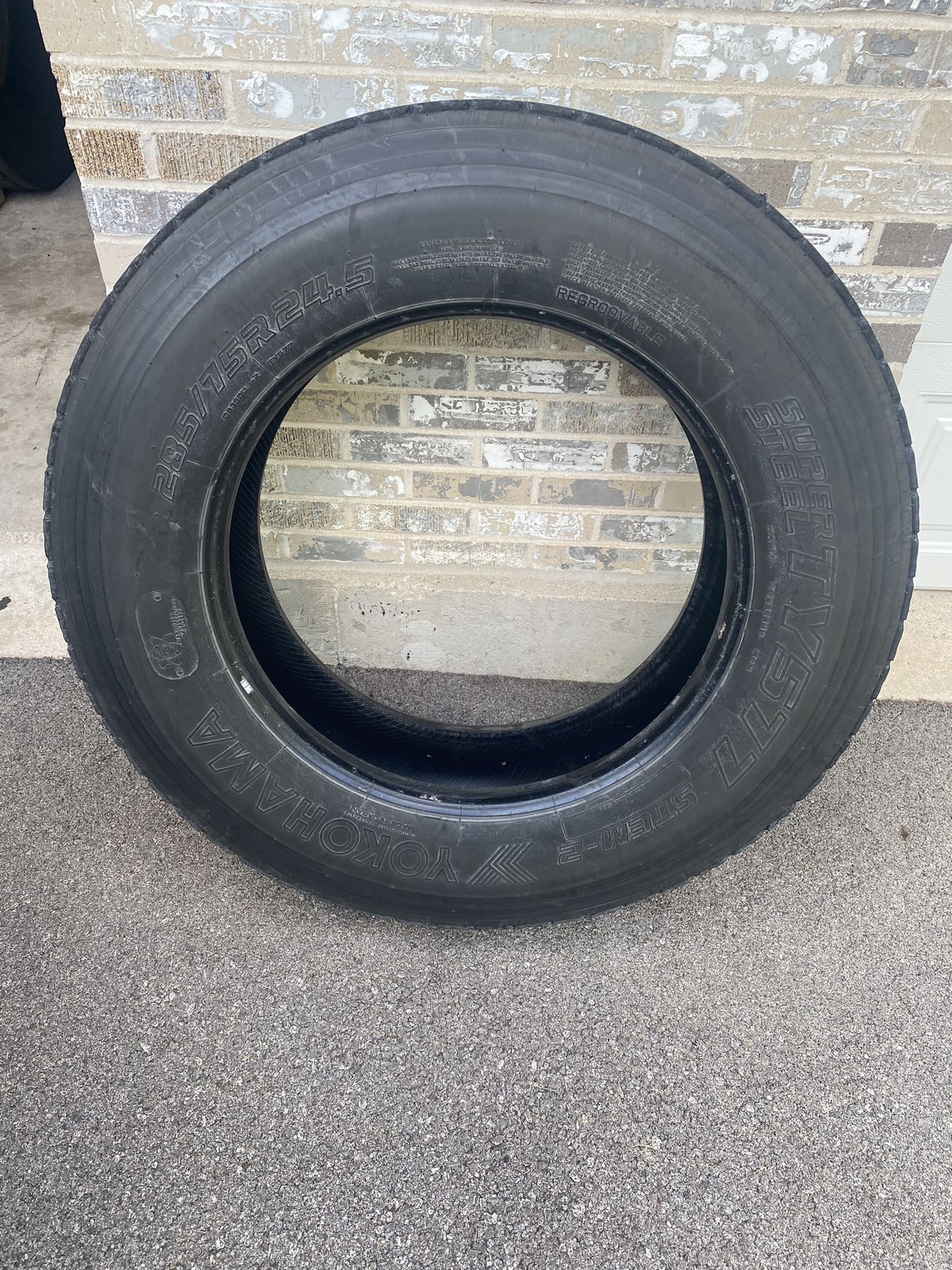 Yokohama 285/75R 24.5 TY 577  Semi Truck Tite/24.5 Drive Tires