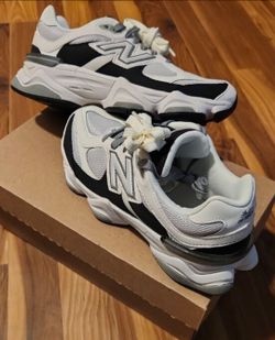 6.5 new balance 9060 new with replacement box