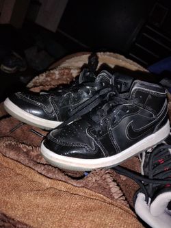 Used Nike Air Jordan 1 Mid SE TD kids size