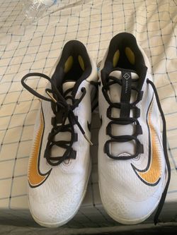 Baseball cleats metal