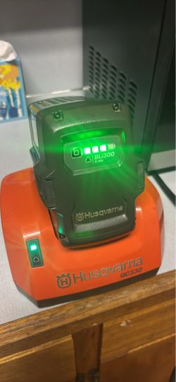 Husqvarna QC330 Battery Charger & battery