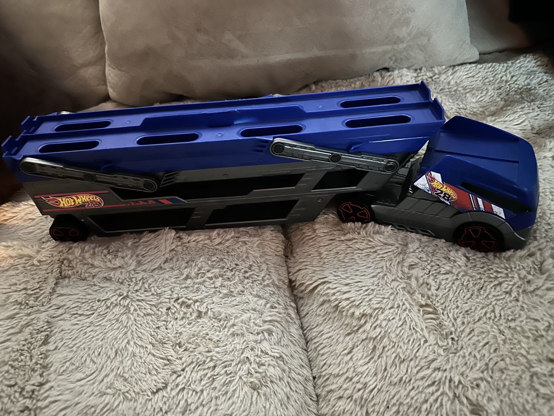 Mattel Hot Wheels Semi Truck 