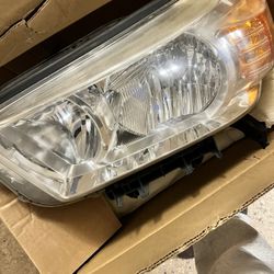 Toyota 4 Runner Headlight