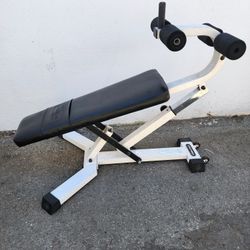 NAUTILUS ADJUSTABLE AB BENCH WITH WHEELS 