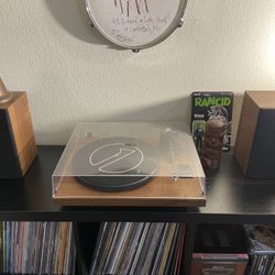 1 by ONE Bluetooth Turntable