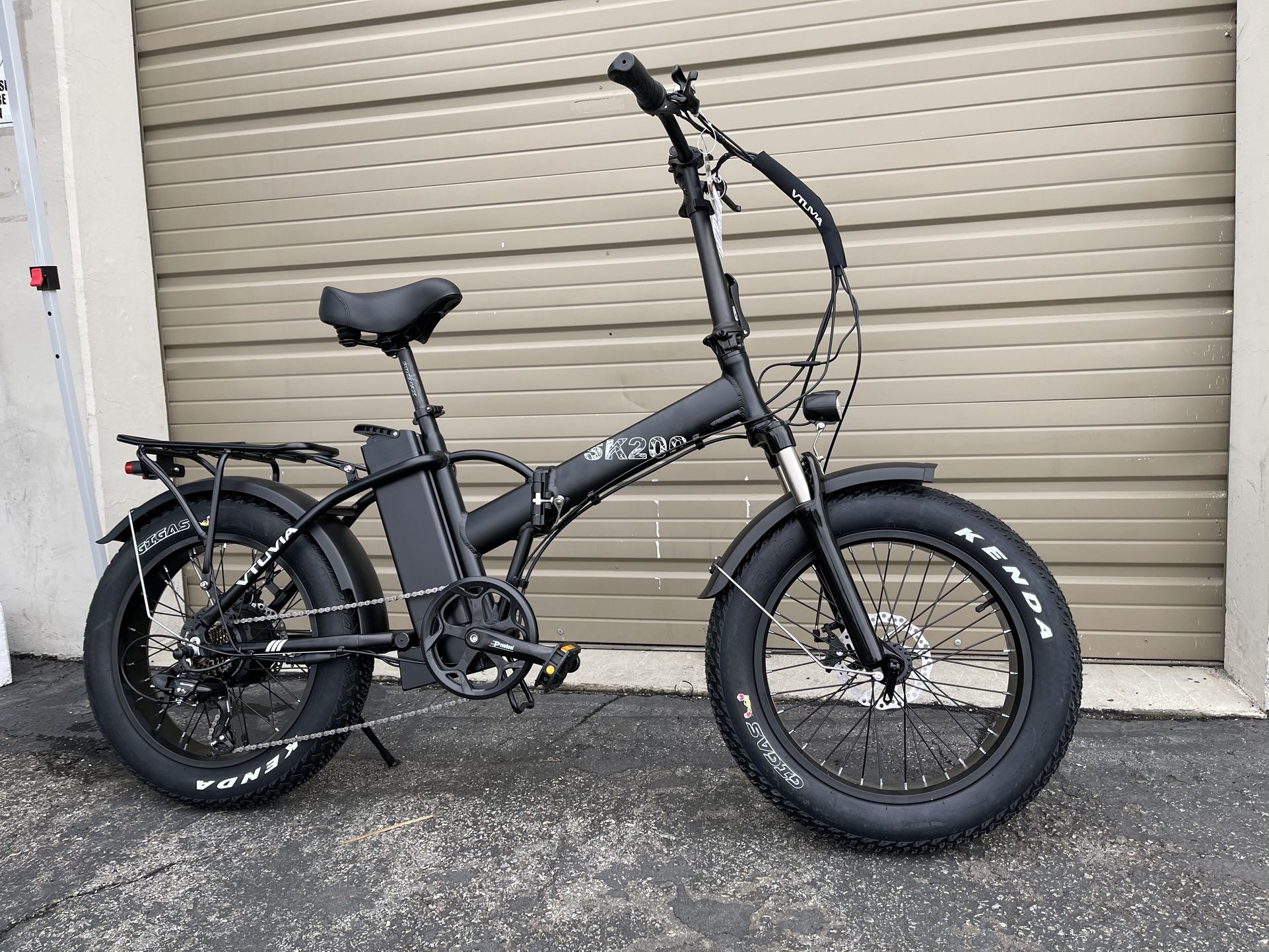VTUVIA SK20 - 750 Watts Fat Tire Folding Aluminum Electric Bike in Black - Brand New