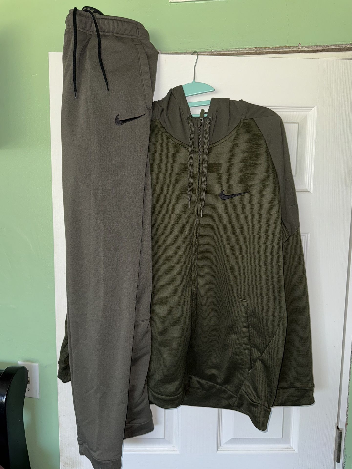 Nike 2pc Jacket + Pants Mens