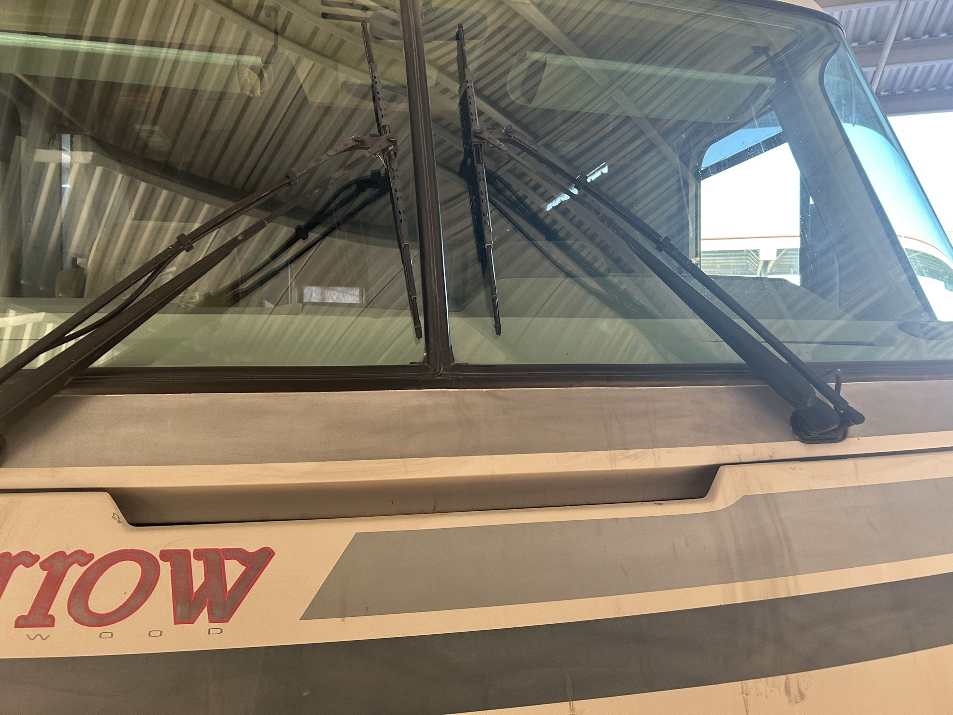 33ft Fleetwood Pace Arrow 