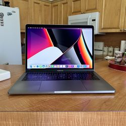 MacBook Pro (13-inch 8 gb ram , Two Thunderbolt 3 ports)