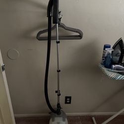 Clothes steamer