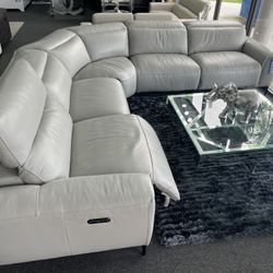 Top Grain Power Leather Sectional Available In Gray And White Motion Headrest Motion, Footrest On Furniture Liquidation, 50% To 70% Off ‼️Retail $3999