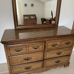 Mid-century  Solid Wood Dresser 6 Drawers with Mirror, Brown Color