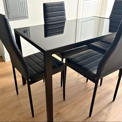 Almost New Dining Set Table With 4 Chairs 